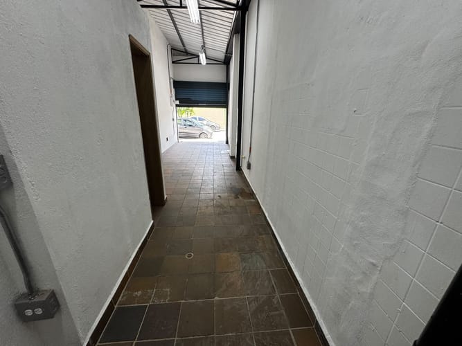 Local en arriendo en Granada, Medellín, 25 m² · foto 6 de 18