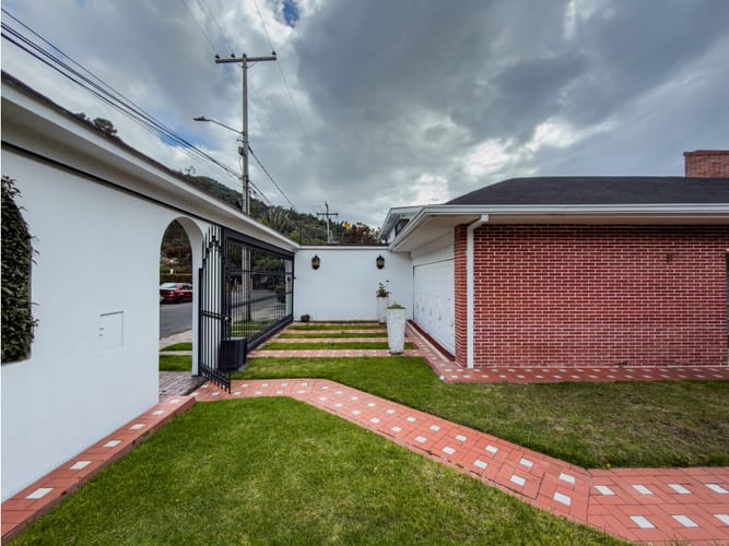 Apartaestudio en venta en Santa Ana Oriental, Bogotá, 800 m² · foto 3 de 24