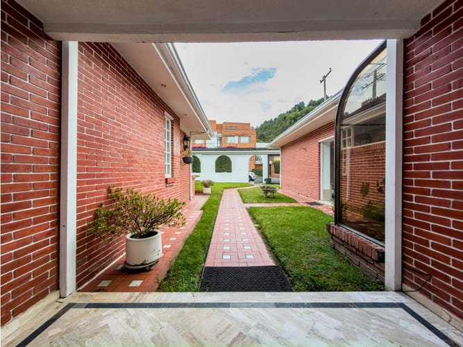 Apartaestudio en venta en Santa Ana Oriental, Bogotá, 800 m² · foto 4 de 24