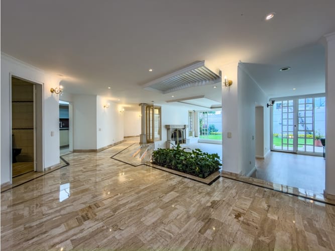 Apartaestudio en venta en Santa Ana Oriental, Bogotá, 800 m² · foto 10 de 24