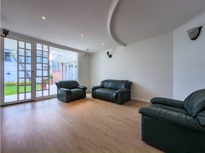 Apartaestudio en venta en Santa Ana Oriental, Bogotá, 800 m² · foto 11 de 24