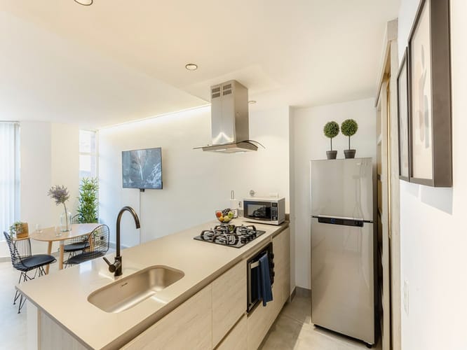 Apartamento de 1 alcoba en arriendo en El Poblado, Medellín, 50 m² · foto 3 de 17