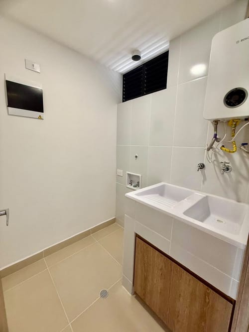 Apartamento de 3 alcobas en venta en Laureles, Medellín, 94 m² · foto 13 de 20