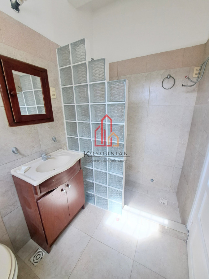 Alquiler apto tipo casa duplex, solo por ANDA, Estrazulas a 3 del mar, 2 plantas, patio y 2 terrazas, 3 dormitorios, 2 baños, interior de manzana · Foto 10