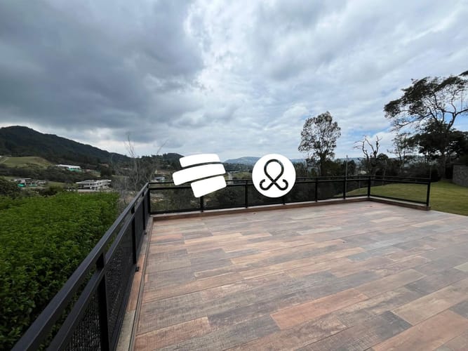 Casa de 4 alcobas en venta en Loma Del Escobero, Envigado, 575 m² · foto 2 de 24