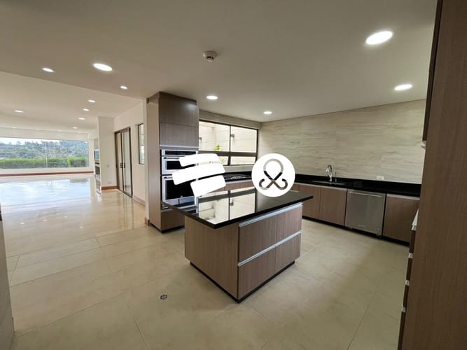 Casa de 4 alcobas en venta en Loma Del Escobero, Envigado, 575 m² · foto 11 de 24