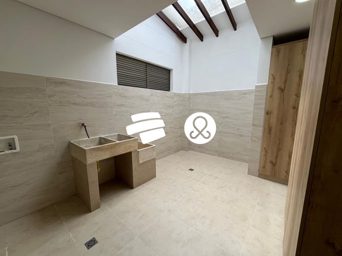 Casa de 4 alcobas en venta en Loma Del Escobero, Envigado, 575 m² · foto 15 de 24