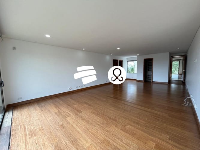 Casa de 4 alcobas en venta en Loma Del Escobero, Envigado, 575 m² · foto 17 de 24