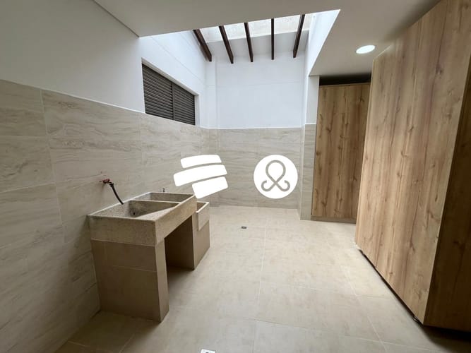 Casa de 4 alcobas en venta en Loma Del Escobero, Envigado, 575 m² · foto 19 de 24