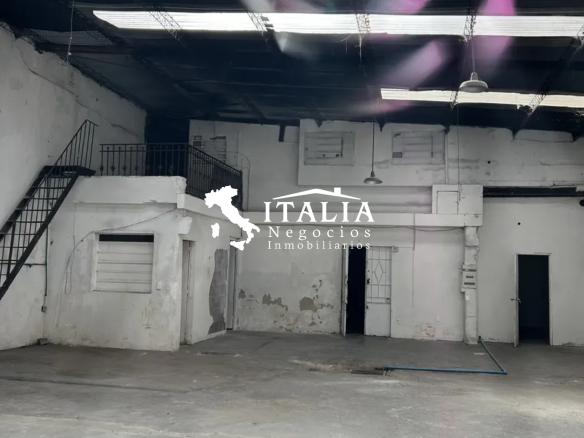 LOCAL + DEPOSITO 319 M2