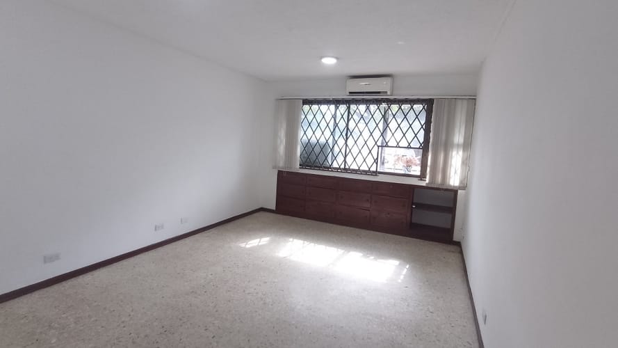 Oficina en arriendo en El Limonar, Cali, 26 m² · foto 3 de 8