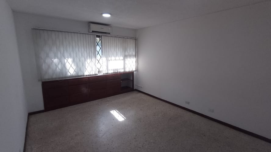 Oficina en arriendo en El Limonar, Cali, 26 m² · foto 4 de 8