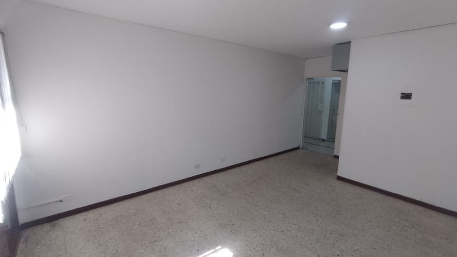 Oficina en arriendo en El Limonar, Cali, 26 m² · foto 5 de 8
