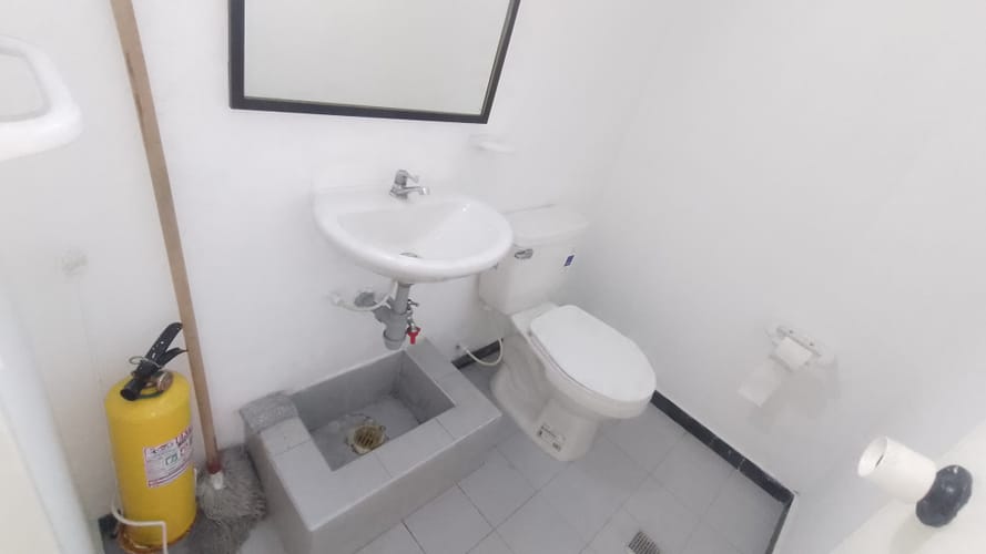 Oficina en arriendo en El Limonar, Cali, 26 m² · foto 7 de 8