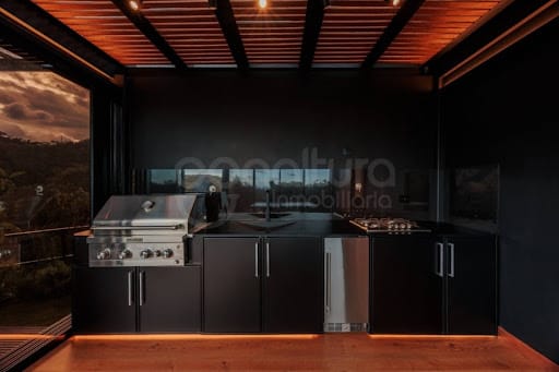 Casa de 3 alcobas en venta en Loma Del Escobero, Envigado, 200 m² · foto 13 de 15
