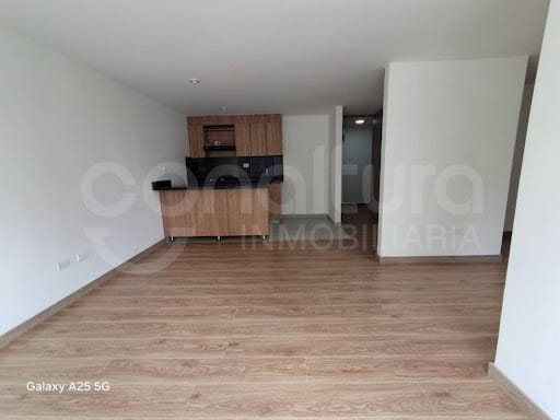 Apartamento de 2 alcobas en venta en San Jose, Sabaneta, 62 m² · foto 3 de 18