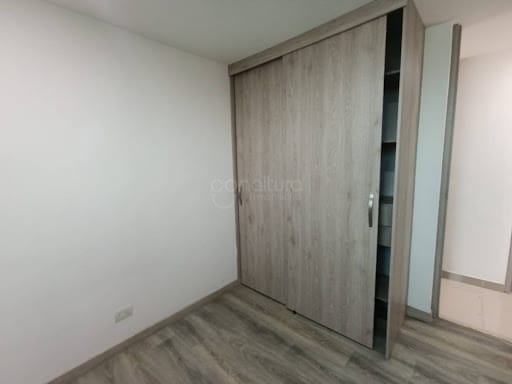 Apartamento de 3 alcobas en arriendo en San German, Medellín, 77 m² · foto 12 de 13