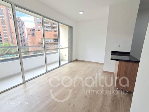 Apartamento de 3 alcobas en venta en San Jose, Sabaneta, 55 m² · foto 4 de 16