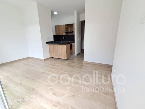 Apartamento de 3 alcobas en venta en San Jose, Sabaneta, 55 m² · foto 5 de 16
