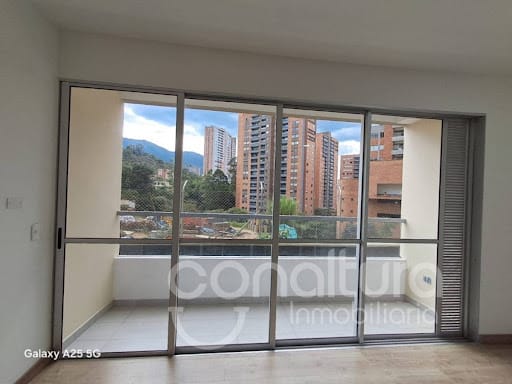 Apartamento de 3 alcobas en venta en San Jose, Sabaneta, 55 m² · foto 6 de 16