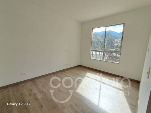 Apartamento de 3 alcobas en venta en San Jose, Sabaneta, 55 m² · foto 7 de 16