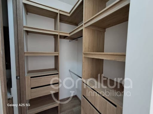 Apartamento de 3 alcobas en venta en San Jose, Sabaneta, 55 m² · foto 8 de 16
