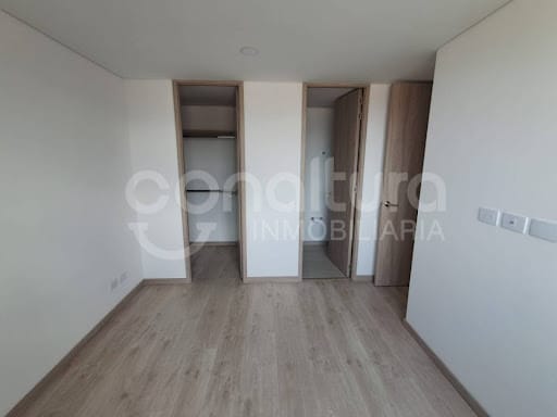 Apartamento de 3 alcobas en arriendo en Loma De San Jose, Sabaneta, 68 m² · foto 8 de 16