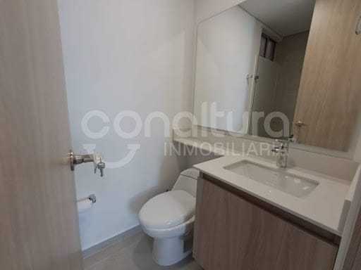 Apartamento de 3 alcobas en arriendo en Loma De San Jose, Sabaneta, 68 m² · foto 9 de 16