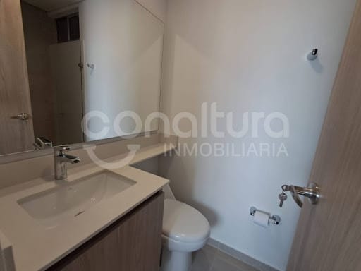 Apartamento de 3 alcobas en arriendo en Loma De San Jose, Sabaneta, 68 m² · foto 11 de 16