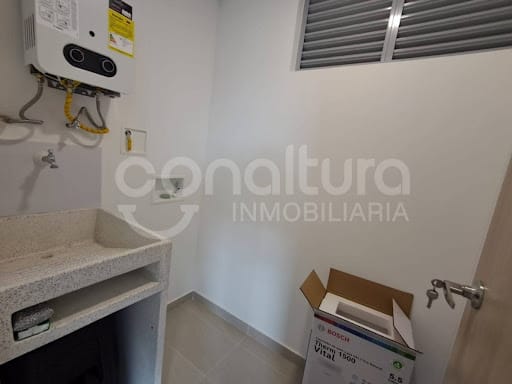Apartamento de 3 alcobas en arriendo en Loma De San Jose, Sabaneta, 68 m² · foto 16 de 16