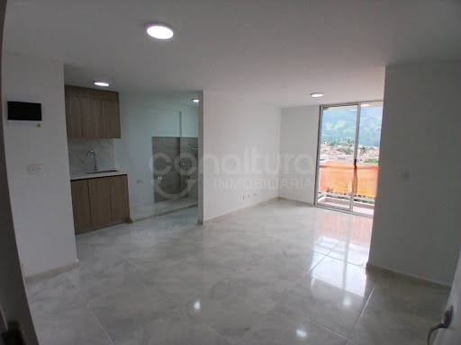Apartamento de 3 alcobas en venta en Cabecera San Antonio De Prado, Medellín, 52 m² · foto 2 de 15