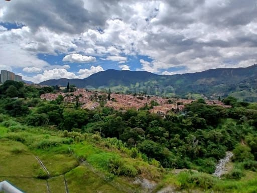 Apartamento de 3 alcobas en venta en Cabecera San Antonio De Prado, Medellín, 52 m² · foto 3 de 15