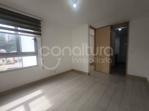 Apartamento de 3 alcobas en arriendo en Loma Del Indio, Medellín, 88 m² · foto 9 de 17