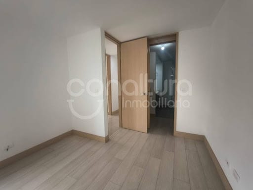 Apartamento de 3 alcobas en arriendo en Loma Del Indio, Medellín, 88 m² · foto 10 de 17