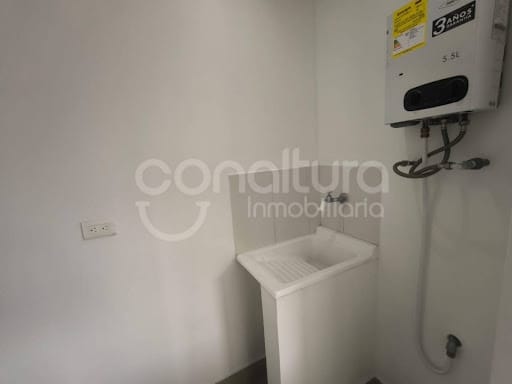 Apartamento de 3 alcobas en arriendo en Loma Del Indio, Medellín, 88 m² · foto 16 de 17