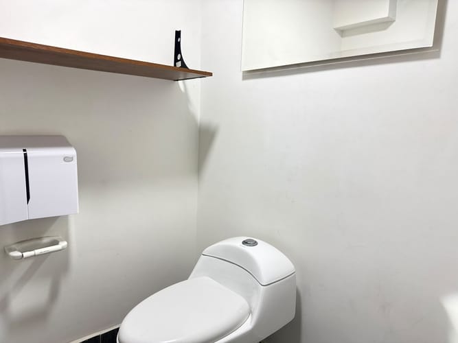 Local en arriendo en El Poblado, Medellín, 200 m² · foto 18 de 19