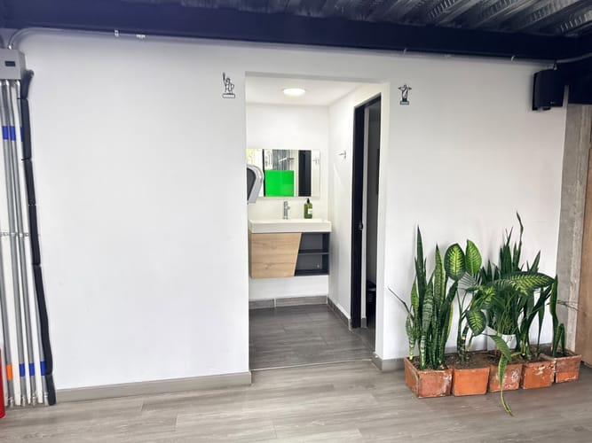 Local en arriendo en El Poblado, Medellín, 200 m² · foto 4 de 19