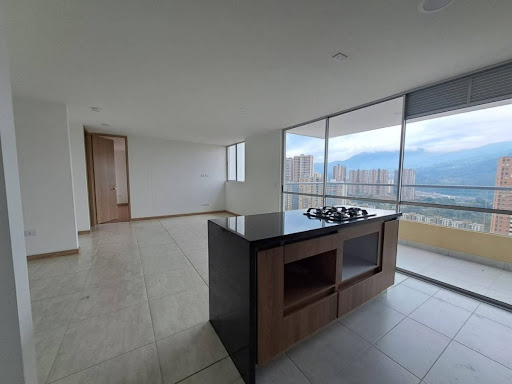 Apartamento en venta en Suramérica, La Estrella · foto 2 de 18
