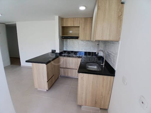Apartamento de 3 alcobas en venta en Cabecera San Antonio De Prado, Medellín, 52 m² · foto 2 de 13