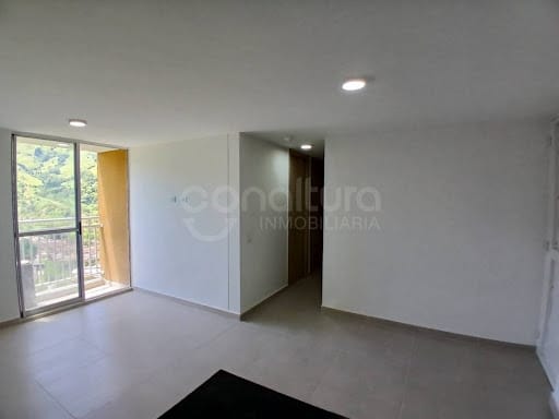 Apartamento de 3 alcobas en venta en Cabecera San Antonio De Prado, Medellín, 52 m² · foto 4 de 13