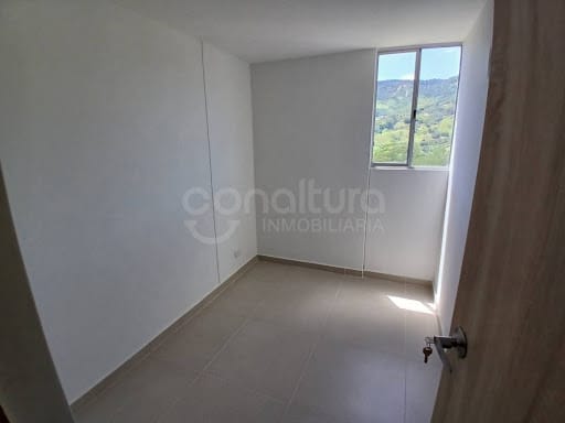 Apartamento de 3 alcobas en venta en Cabecera San Antonio De Prado, Medellín, 52 m² · foto 6 de 13