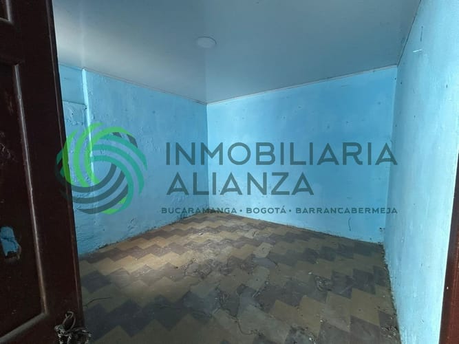 Casa de 7 alcobas en venta en Comuneros, Bucaramanga, 280 m² · foto 5 de 22