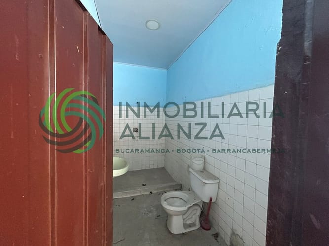 Casa de 7 alcobas en venta en Comuneros, Bucaramanga, 280 m² · foto 9 de 22