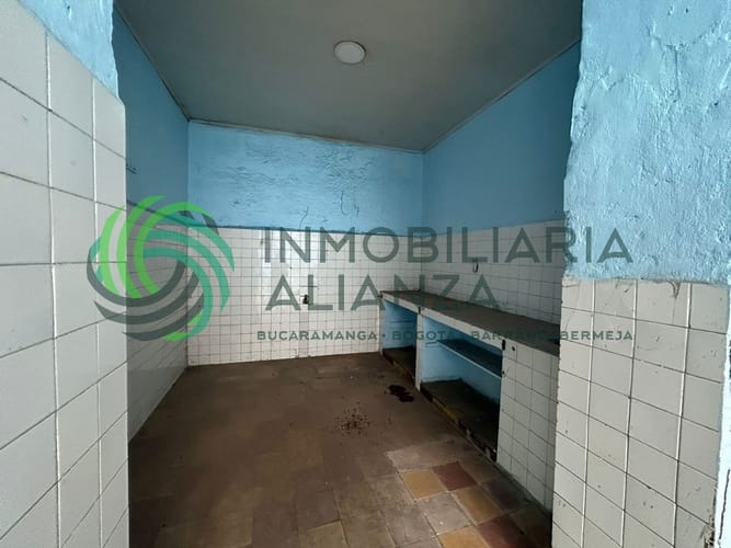 Casa de 7 alcobas en venta en Comuneros, Bucaramanga, 280 m² · foto 10 de 22