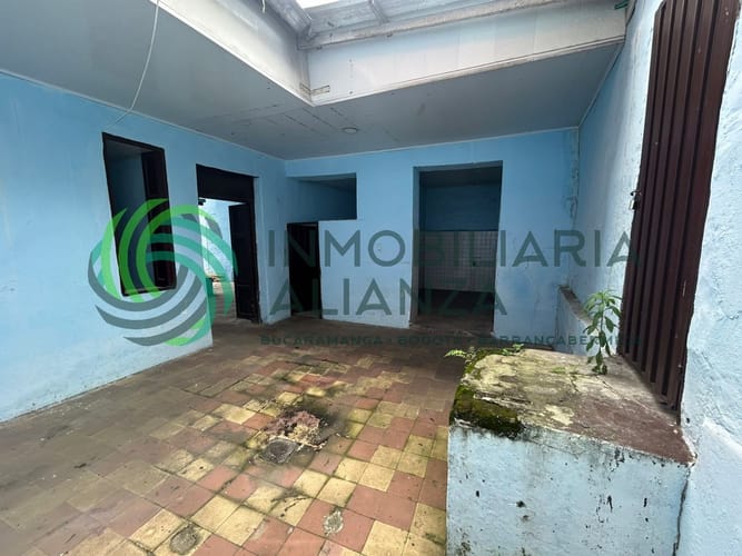 Casa de 7 alcobas en venta en Comuneros, Bucaramanga, 280 m² · foto 12 de 22