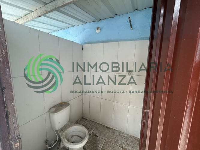 Casa de 7 alcobas en venta en Comuneros, Bucaramanga, 280 m² · foto 21 de 22
