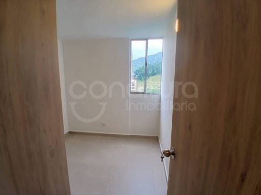 Apartamento de 3 alcobas en venta en San Jose, Sabaneta, 55 m² · foto 11 de 16