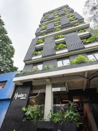 Apartamento en arriendo en El Poblado, Medellín, 100 m² · foto 2 de 3