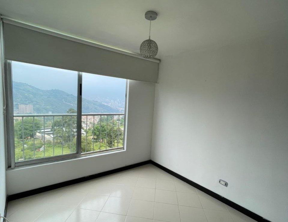 Apartamento en venta en San Antonio De Prado, La Estrella · foto 5 de 12