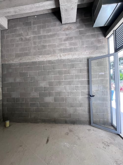 Local en arriendo en Villa Carlota, Medellín, 15 m² · foto 3 de 5